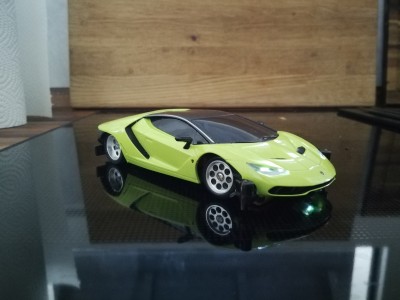 Lambo1.jpg