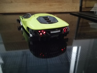 Lambo4.jpg