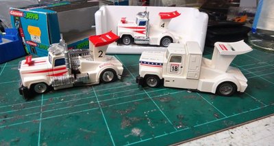 3xTranspo.JPG (119.26 KiB) 5762 mal betrachtet Hab bereits einen mit grauem Langchassis.<br />...deiner wird noch länger...soll aber durch die K1 Plus innen kommen...muß !