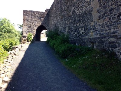 Hoch hinauf zur Burg