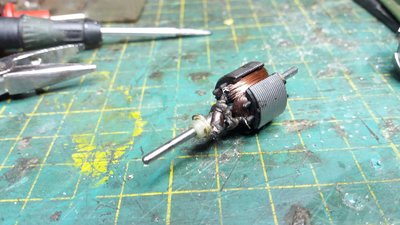 Kollektorfresser bei 30volt....weil Käfig blockiert mit 2min. Vollgas