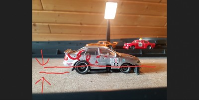 Hintere Abstandshalter höher V3 Servo Carrera.jpg (893.85 KiB) 6734 mal betrachtet Heckteil kpl. zersägen und kleben oder nur warm verbiegen.