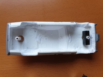 Gewicht auf Stehbolzen gesteckt