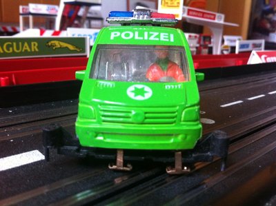 Foto 22.02.14 14 06 22.jpg (1.9 MiB) 7247 mal betrachtet Der Fahrer ist eine Tribünenfigur