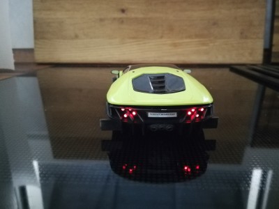 Lambo2.jpg