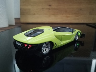 Lambo3.jpg