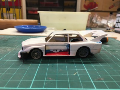 BC49A060-750A-4987-9EA7-65EA73684355.jpeg (1.89 MiB) 5087 mal betrachtet Die Türen wurden auf die Schweller geschoben, damit’s mehr wackelt.