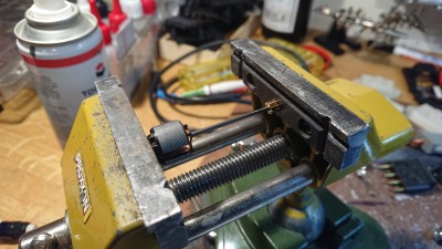 20210706_21-00-25_M__DSC_0001.JPG (5.7 MiB) 9057 mal betrachtet 02 Ritzelpassung durch einpressen der Motorwelle aufweiten. Einpressen von beiden Seiten erforderlich