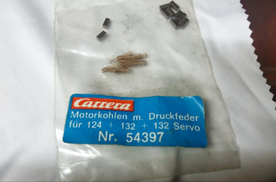 Kohlebürsten und Federn 132 servo.jpg (473.82 KiB) 9887 mal betrachtet ...doch etwas gefunden...saugudd