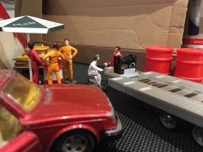 IMG_1963.JPG (1.89 MiB) 8010 mal betrachtet Einigem Gefummel sei Dank läuft auch endlich die Winde - Heinz hofft, dass sie heute einen guten Fang machen!